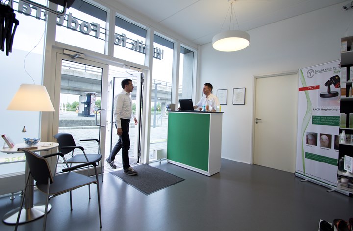 Covid-19: Trinvis genåbning af sundhedsvæsenet