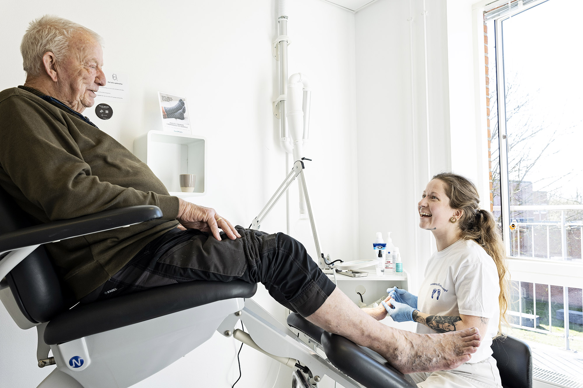 Ventetider på fodterapi bekymrer sundhedsminister Ida Auken